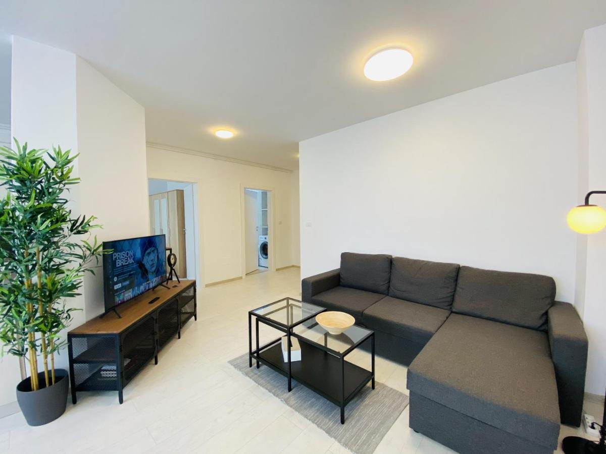 Ferienwohnung Charming Flat In Brasov With Balcony Panoramic View Exterior foto