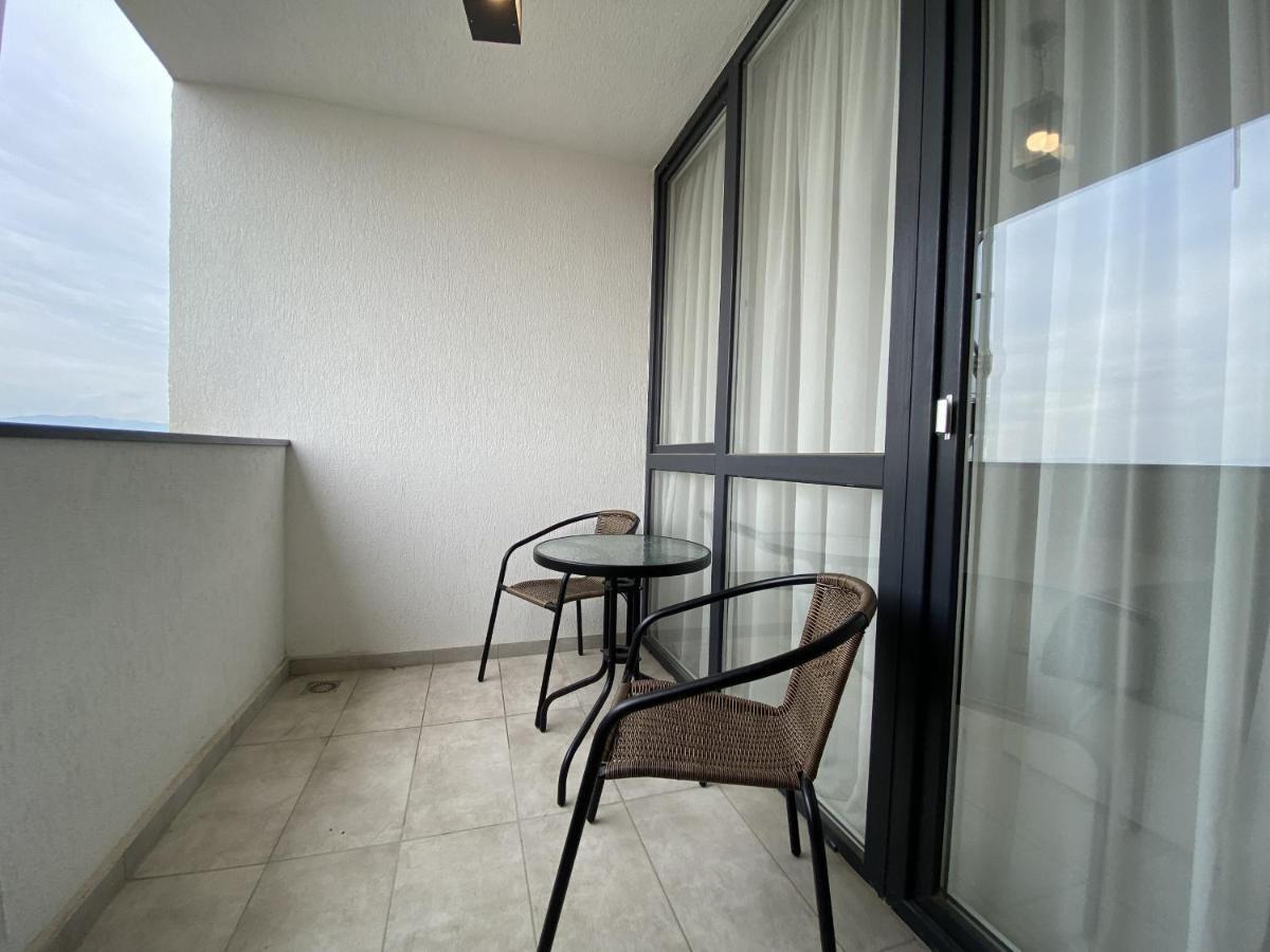 Ferienwohnung Charming Flat In Brasov With Balcony Panoramic View Exterior foto