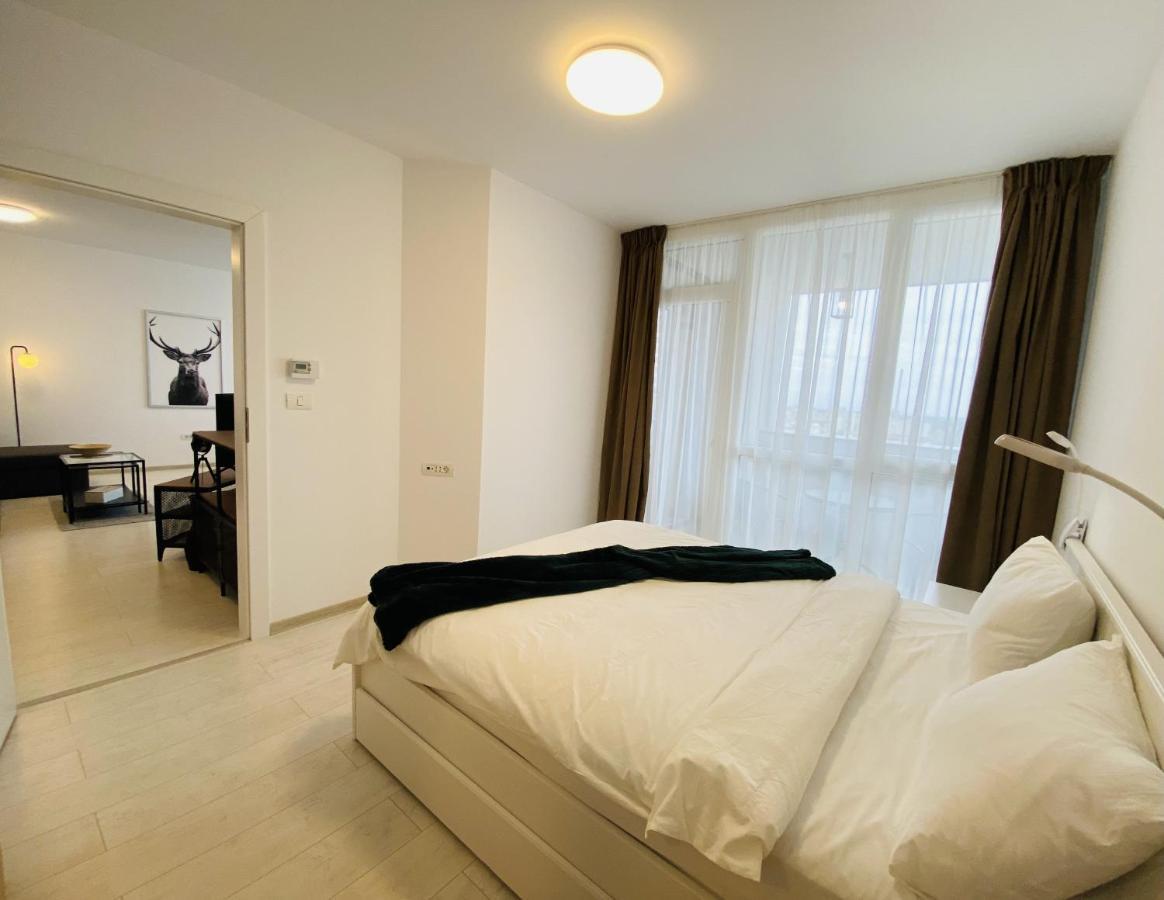 Ferienwohnung Charming Flat In Brasov With Balcony Panoramic View Exterior foto