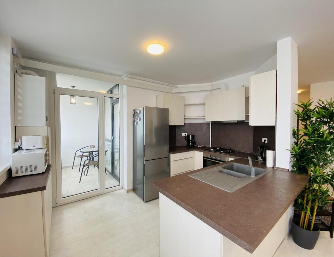 Ferienwohnung Charming Flat In Brasov With Balcony Panoramic View Exterior foto