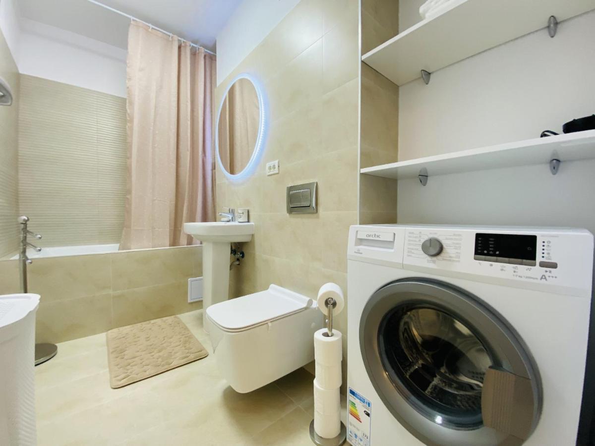 Ferienwohnung Charming Flat In Brasov With Balcony Panoramic View Exterior foto