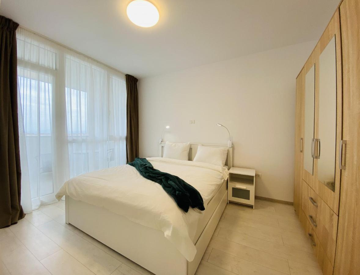 Ferienwohnung Charming Flat In Brasov With Balcony Panoramic View Exterior foto